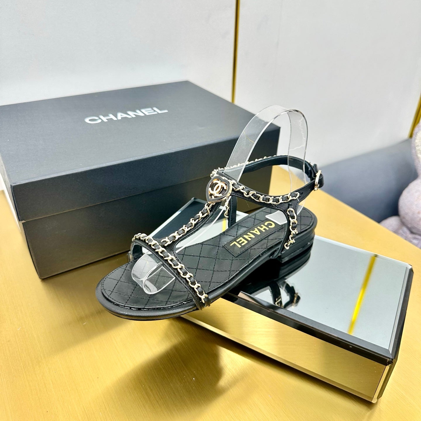 CC SANDAL 25S IN BLACK CALFSKIN WITH GOLD HARDWARE - 35