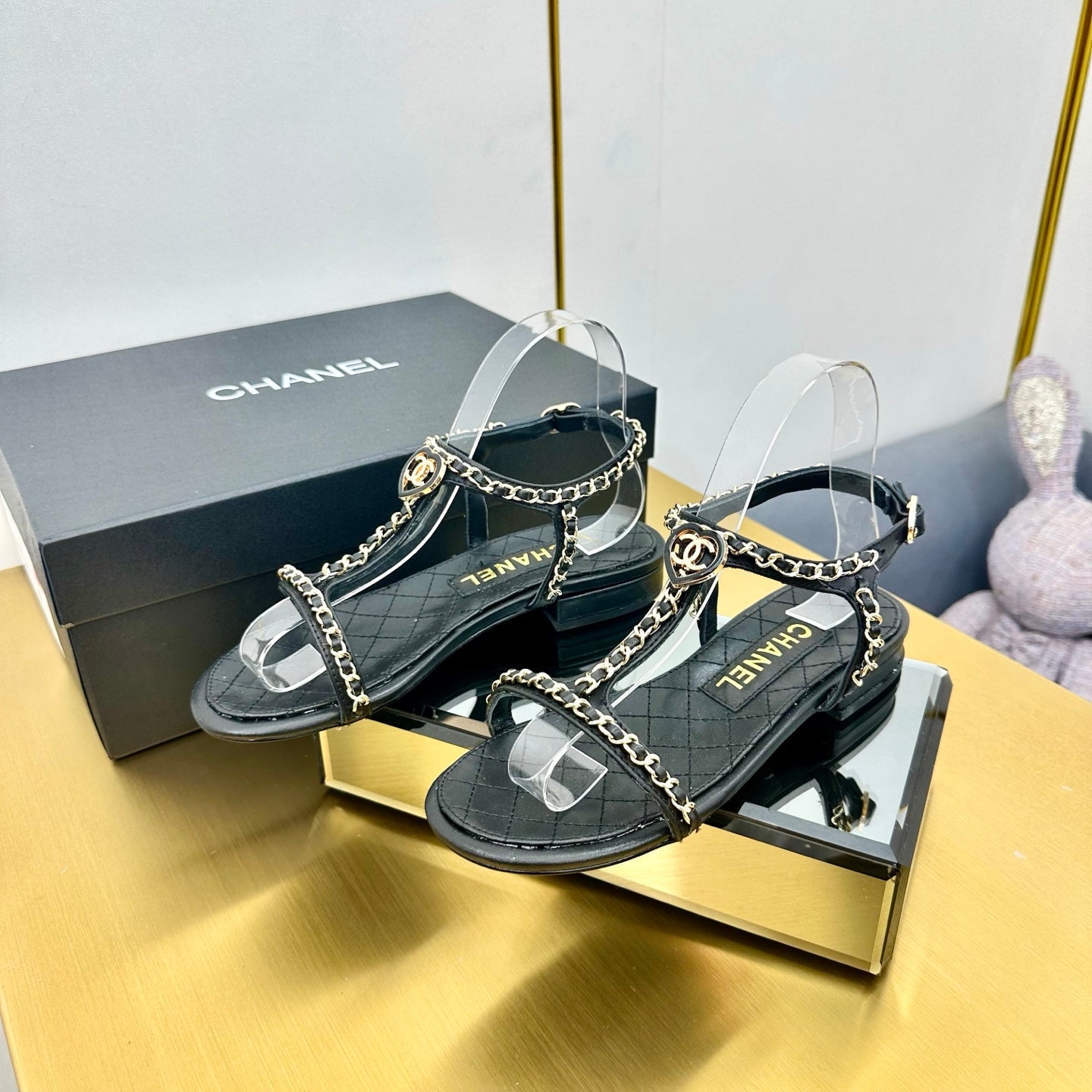 CC SANDAL 25S IN BLACK CALFSKIN WITH GOLD HARDWARE - 35