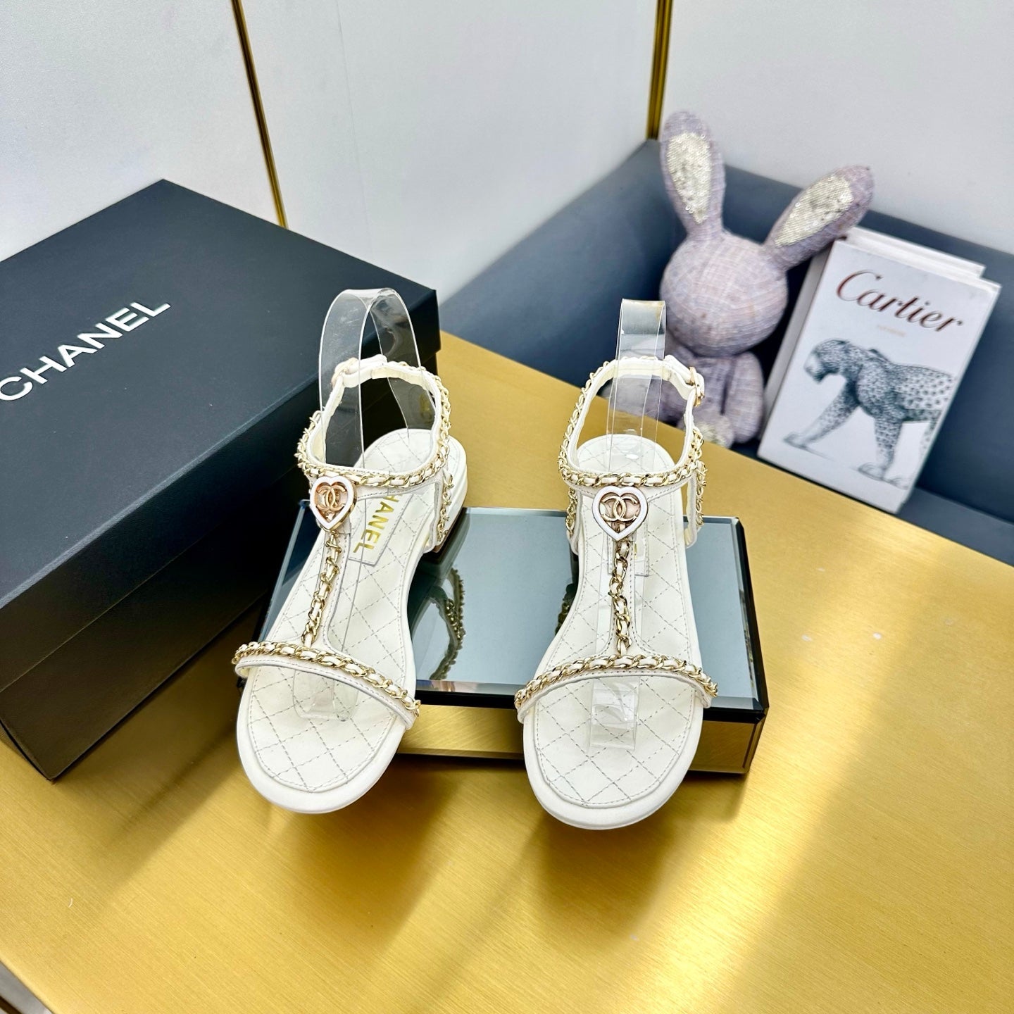 CC SANDAL 25S IN WHITE CALFSKIN WITH GOLD HARDWARE - 35