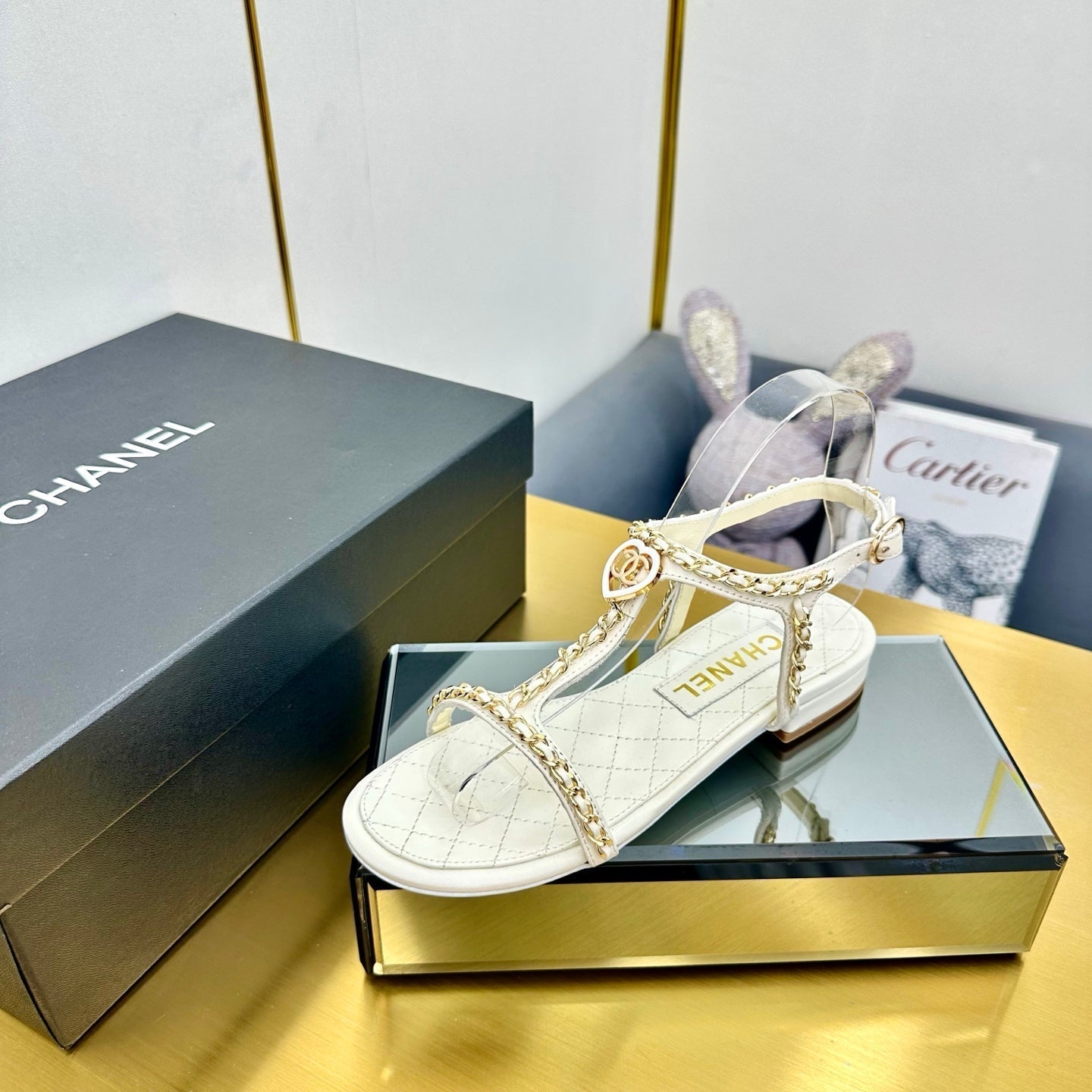 CC SANDAL 25S IN WHITE CALFSKIN WITH GOLD HARDWARE - 35