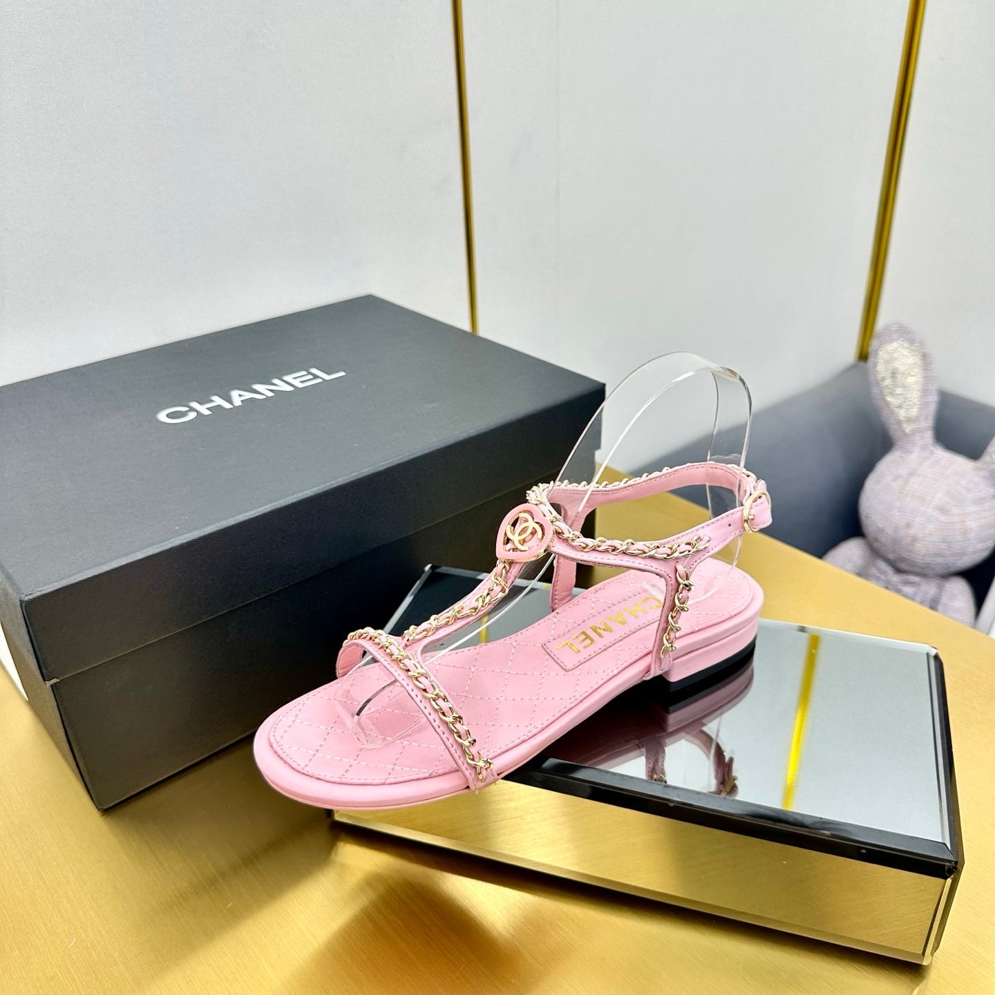 CC SANDAL 25S IN PINK CALFSKIN WITH GOLD HARDWARE - 35