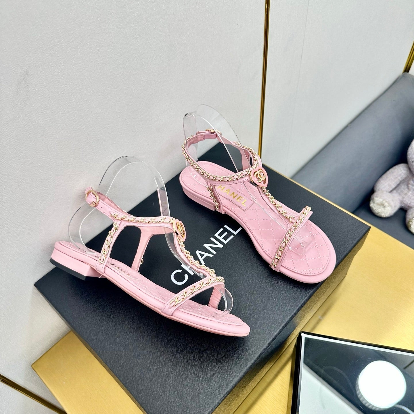CC SANDAL 25S IN PINK CALFSKIN WITH GOLD HARDWARE - 35