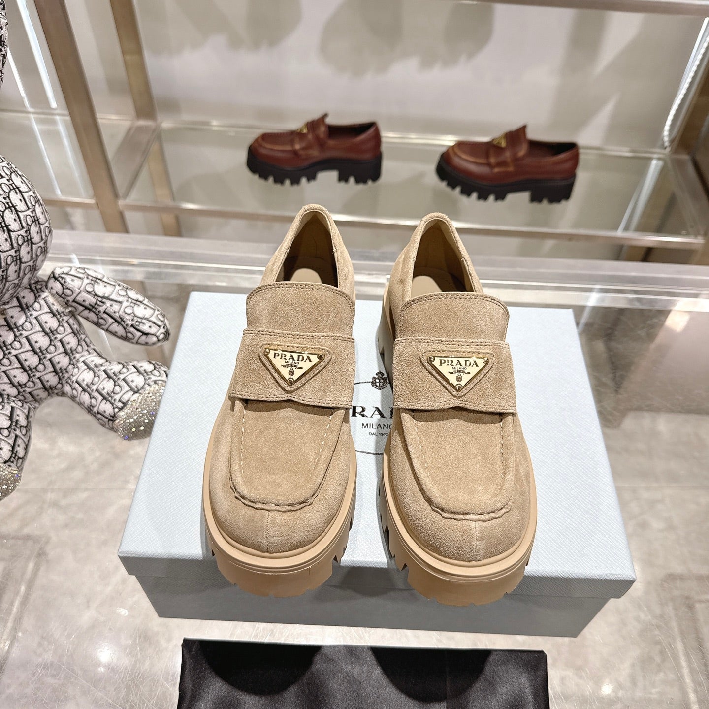 PRADA 25S THICK-SOLE LOAFERS 60 MM IN BEIGE SUEDE - 35