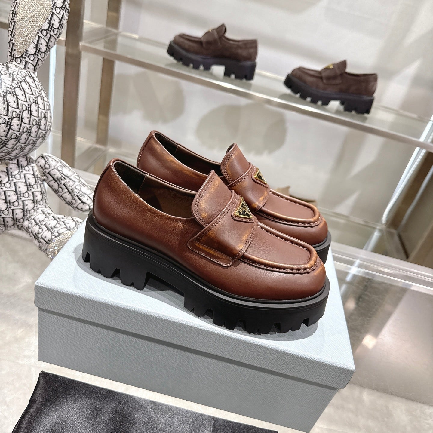PRADA 25S THICK-SOLE LOAFERS 60 MM IN BROWN SMOOTH CALFSKIN - 35