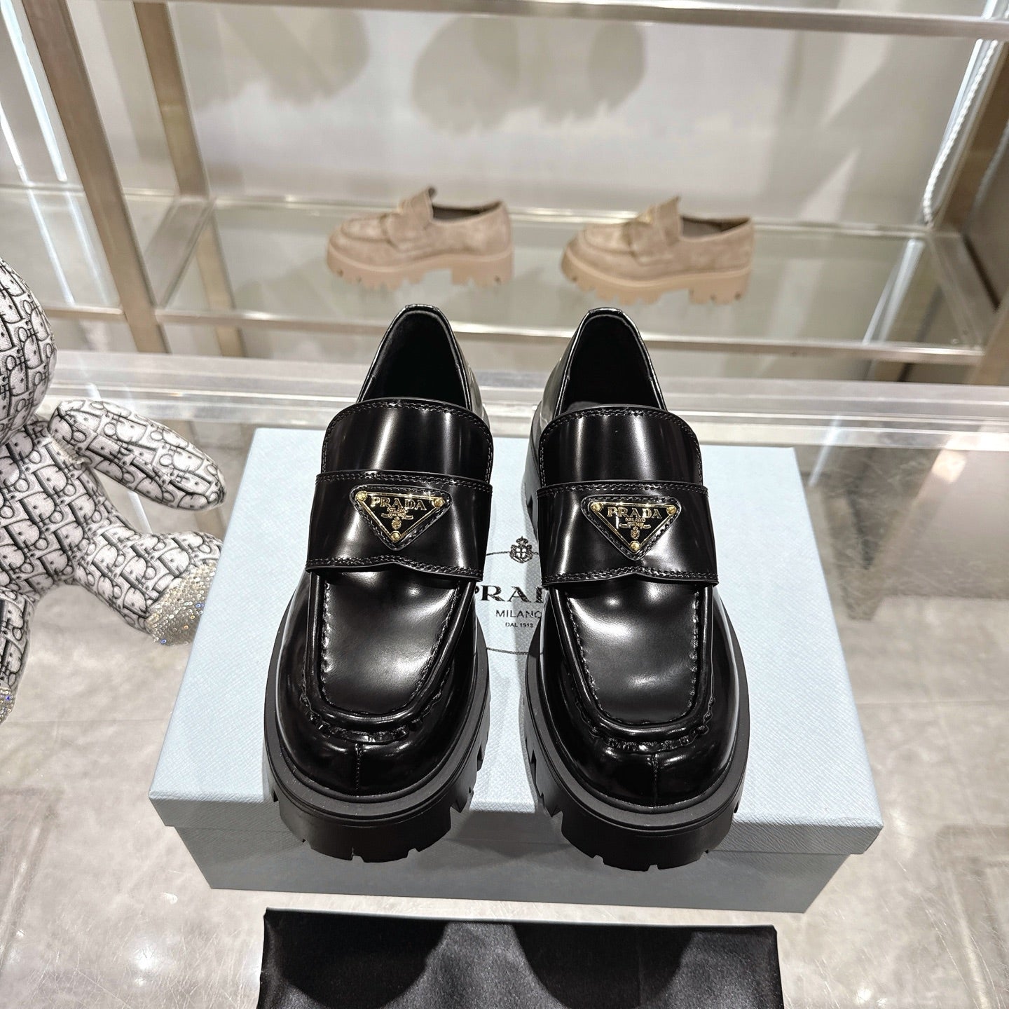PRADA 25S THICK-SOLE LOAFERS 60 MM IN BLACK CALFSKIN - 35