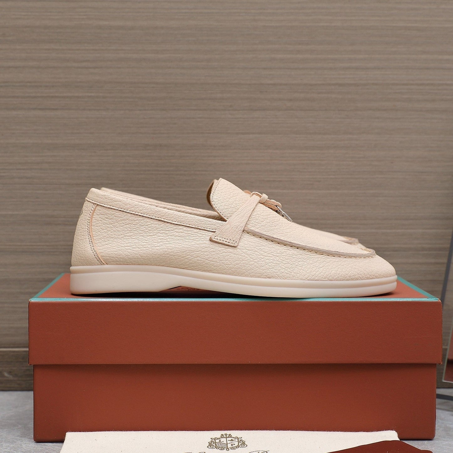 LP SUMMER CHARMS WALK LOAFERS BEIGE CREAM LAMBSKIN - 35