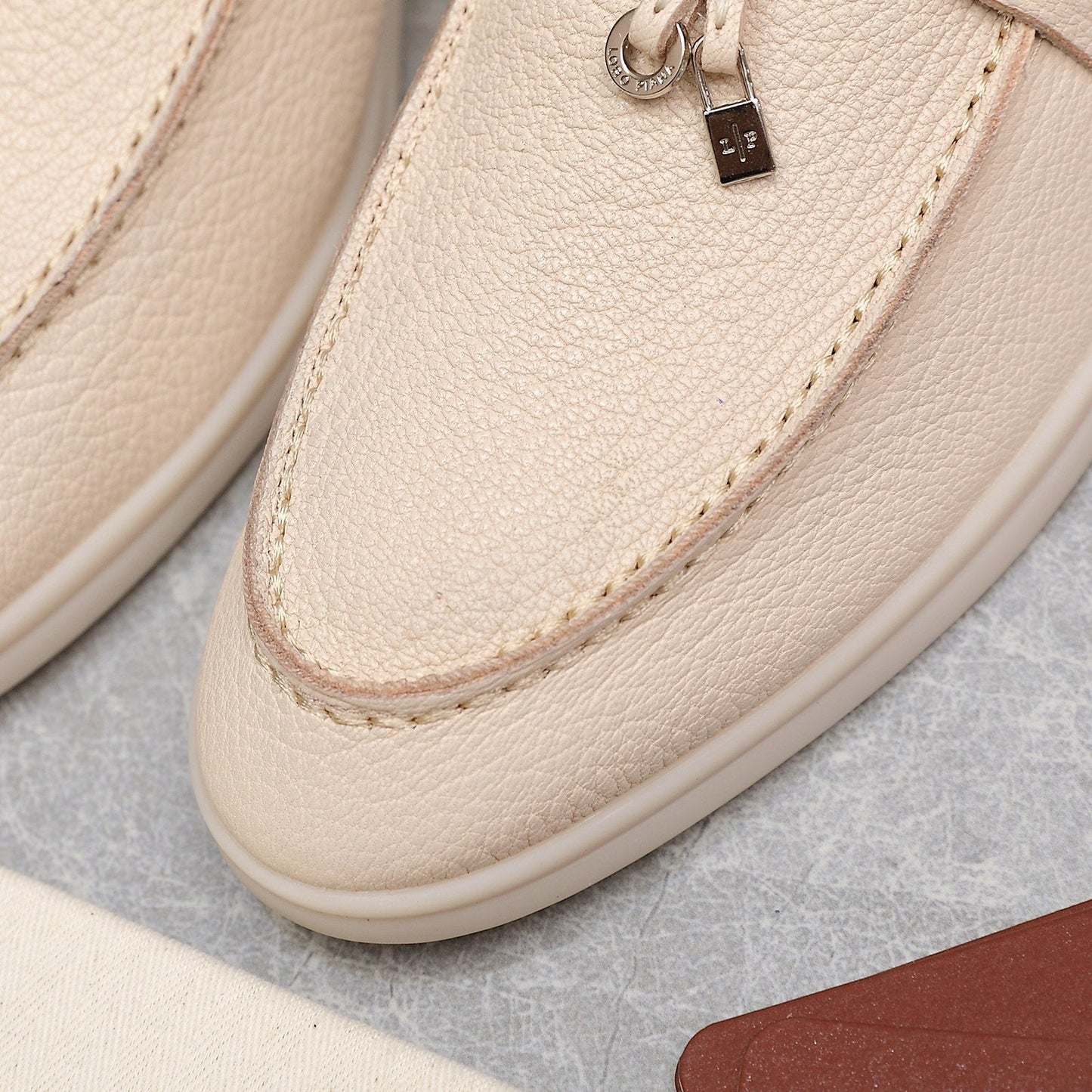 LP SUMMER CHARMS WALK LOAFERS BEIGE CREAM LAMBSKIN - 35