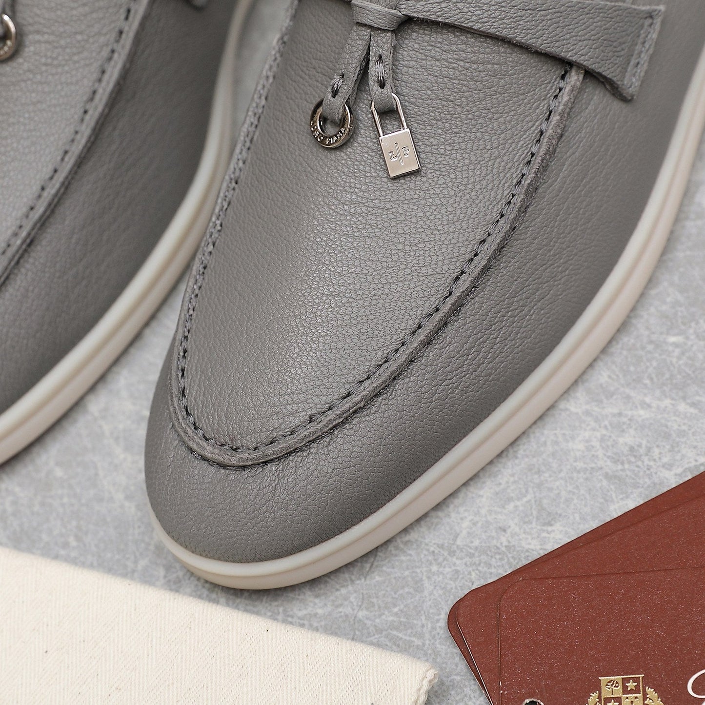 LP SUMMER CHARMS WALK LOAFERS LIGHT GRAY LAMBSKIN - 35