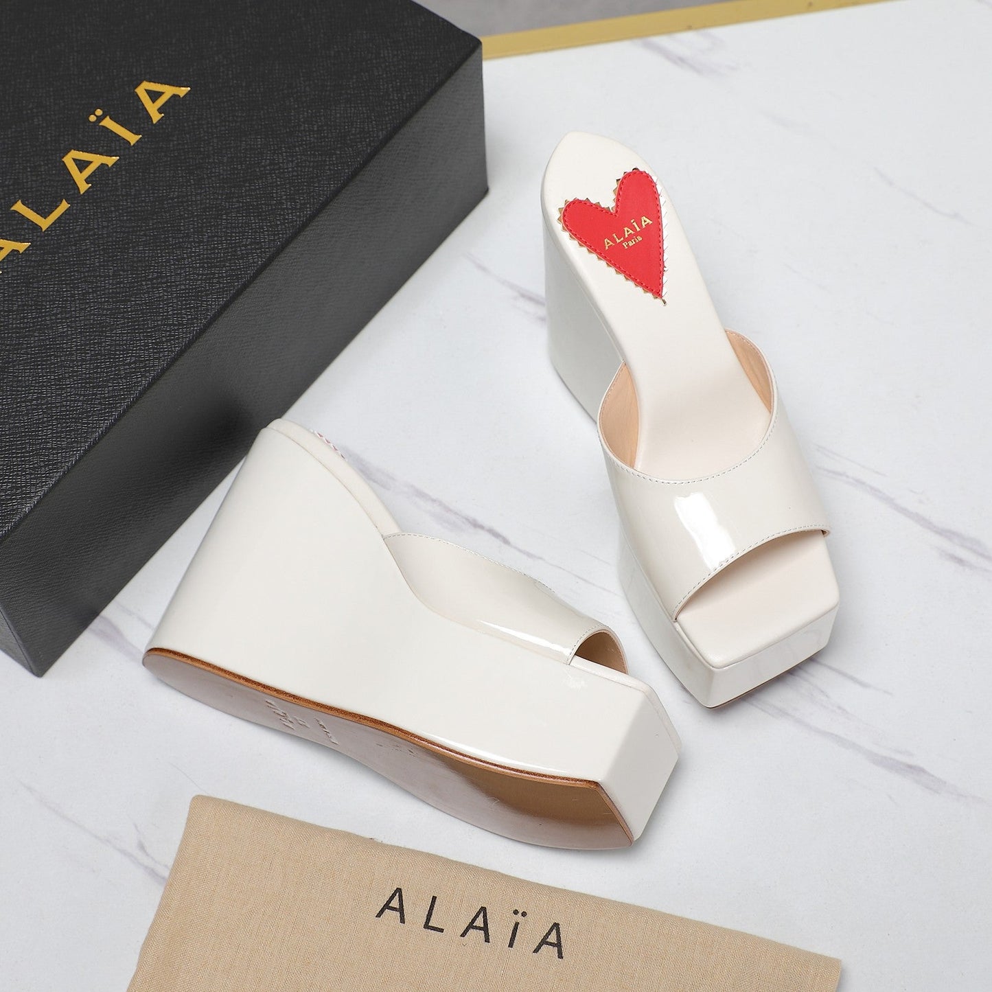 ALAIA PLATFORM WEDGE IN WHITE TAN LAMBSKIN WITH RED HEART - 35