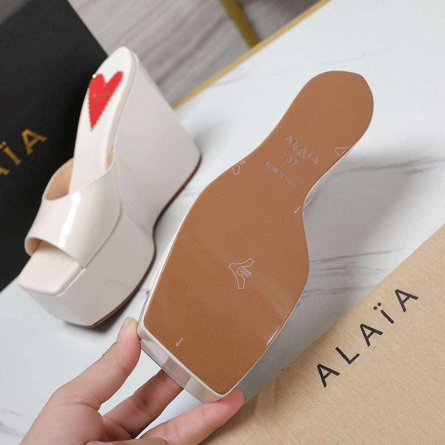 ALAIA PLATFORM WEDGE IN WHITE TAN LAMBSKIN WITH RED HEART - 35