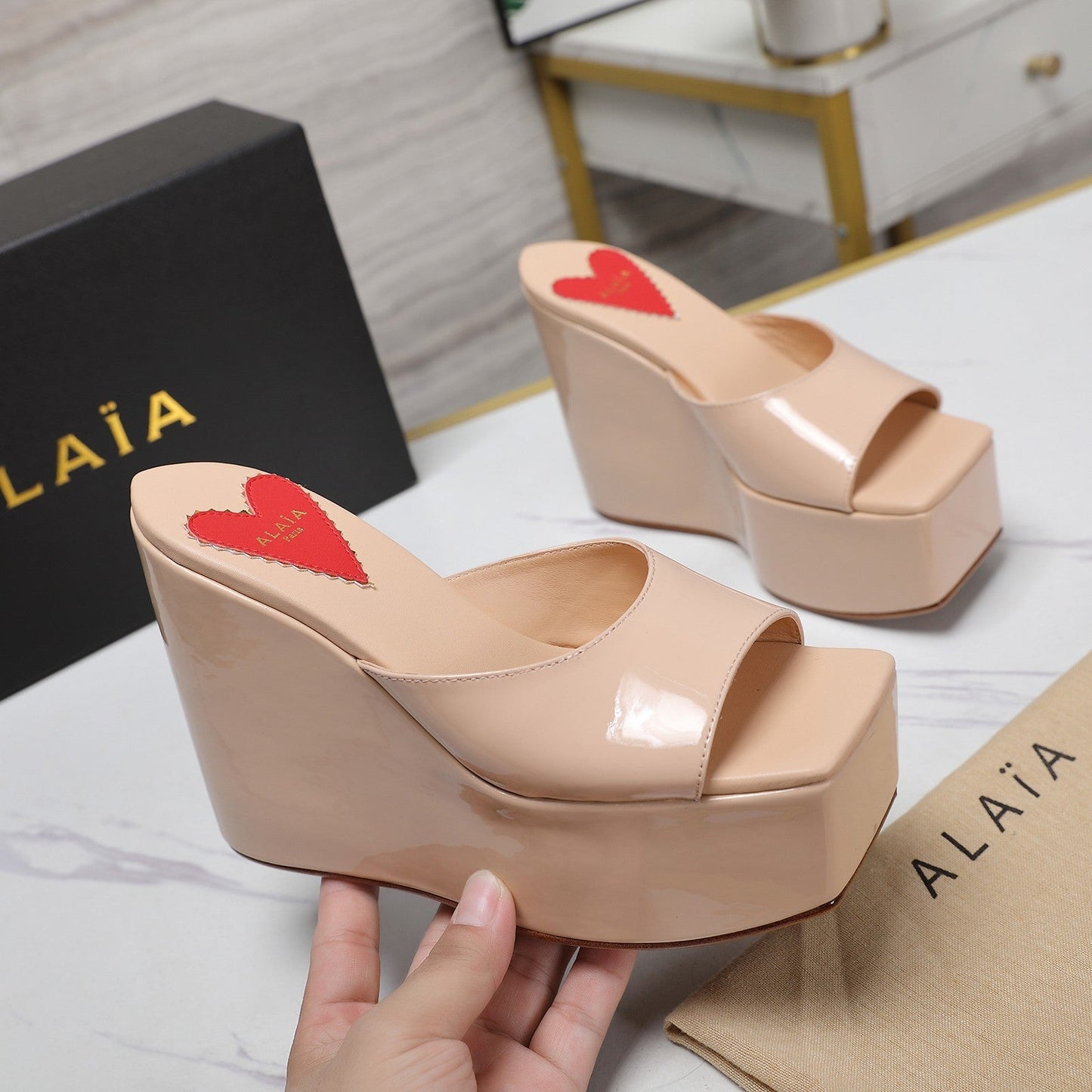 ALAIA PLATFORM WEDGE IN BEIGE TAN LAMBSKIN WITH RED HEART - 35