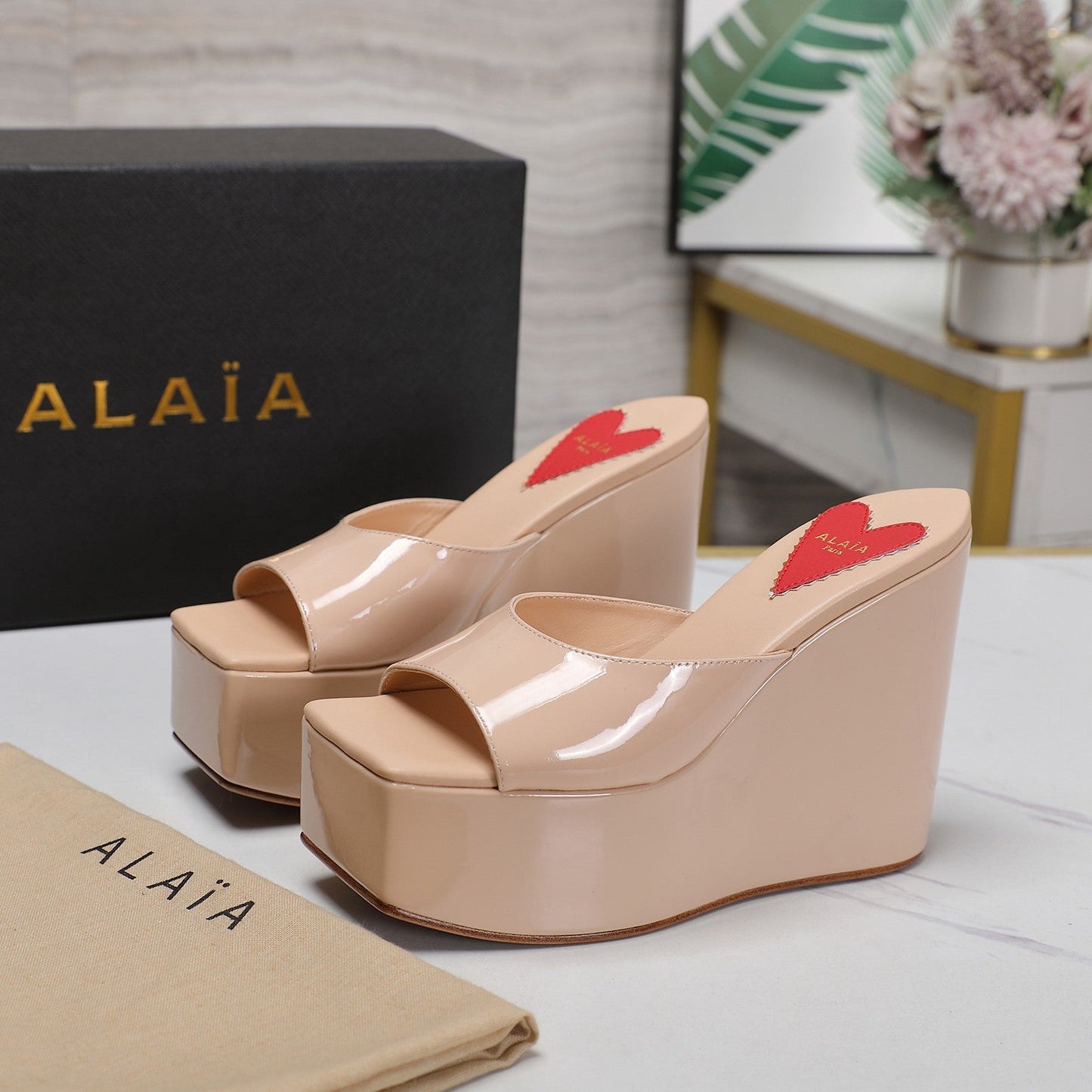 ALAIA PLATFORM WEDGE IN BEIGE TAN LAMBSKIN WITH RED HEART - 35