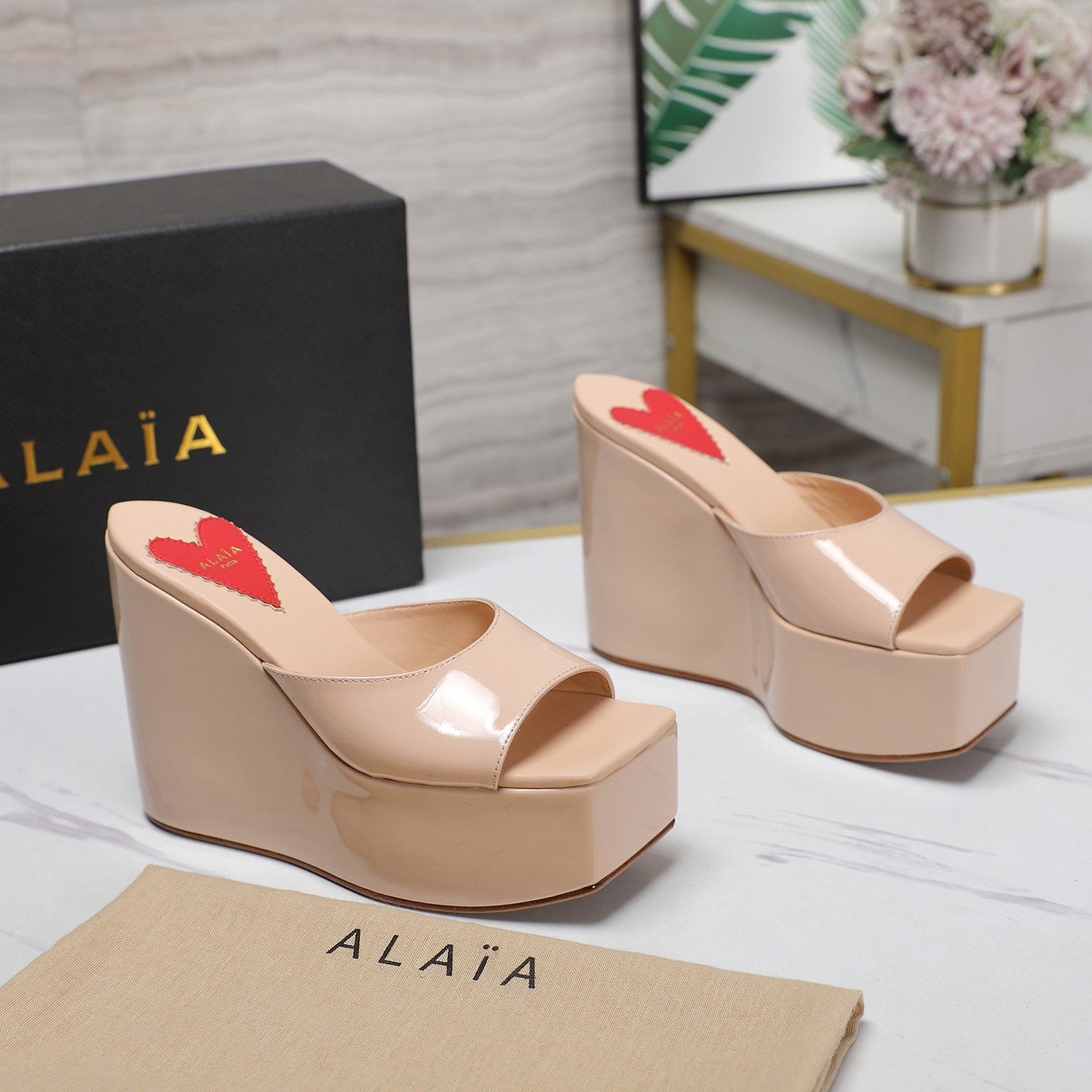 ALAIA PLATFORM WEDGE IN BEIGE TAN LAMBSKIN WITH RED HEART - 35