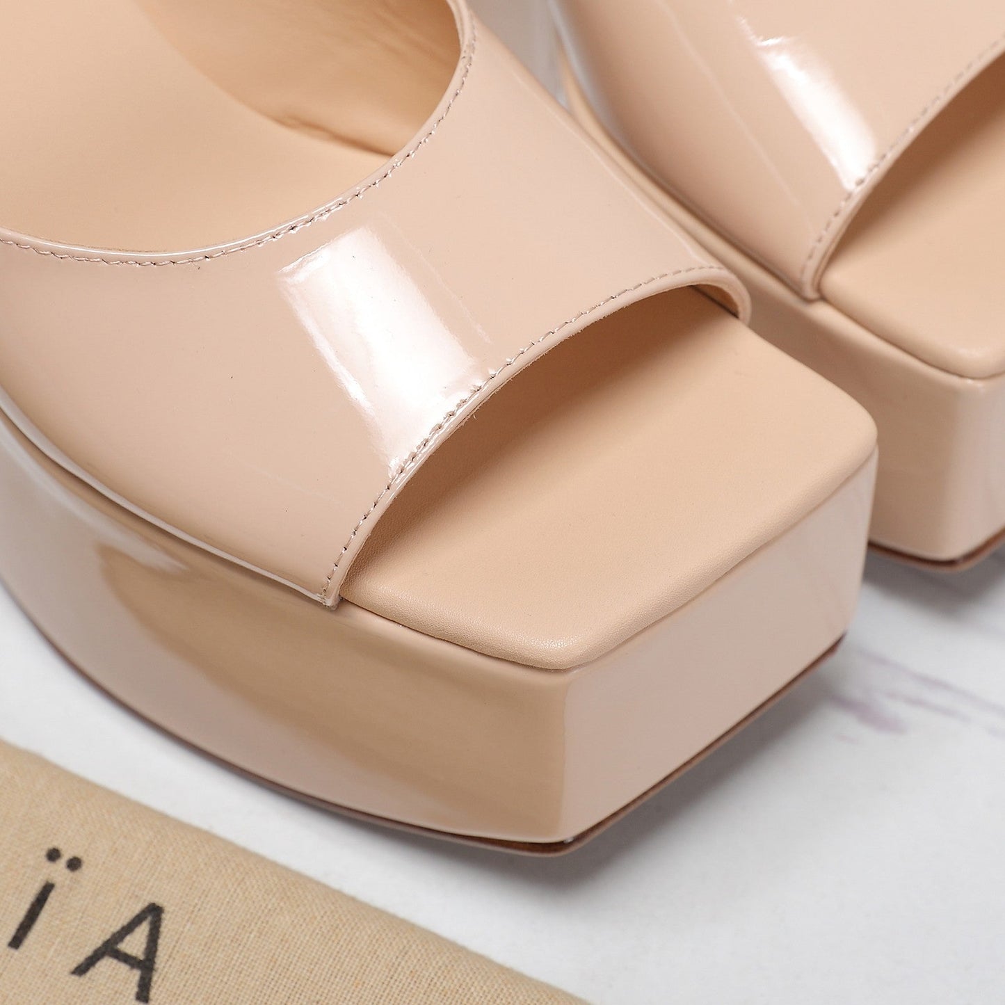 ALAIA PLATFORM WEDGE IN BEIGE TAN LAMBSKIN WITH RED HEART - 35