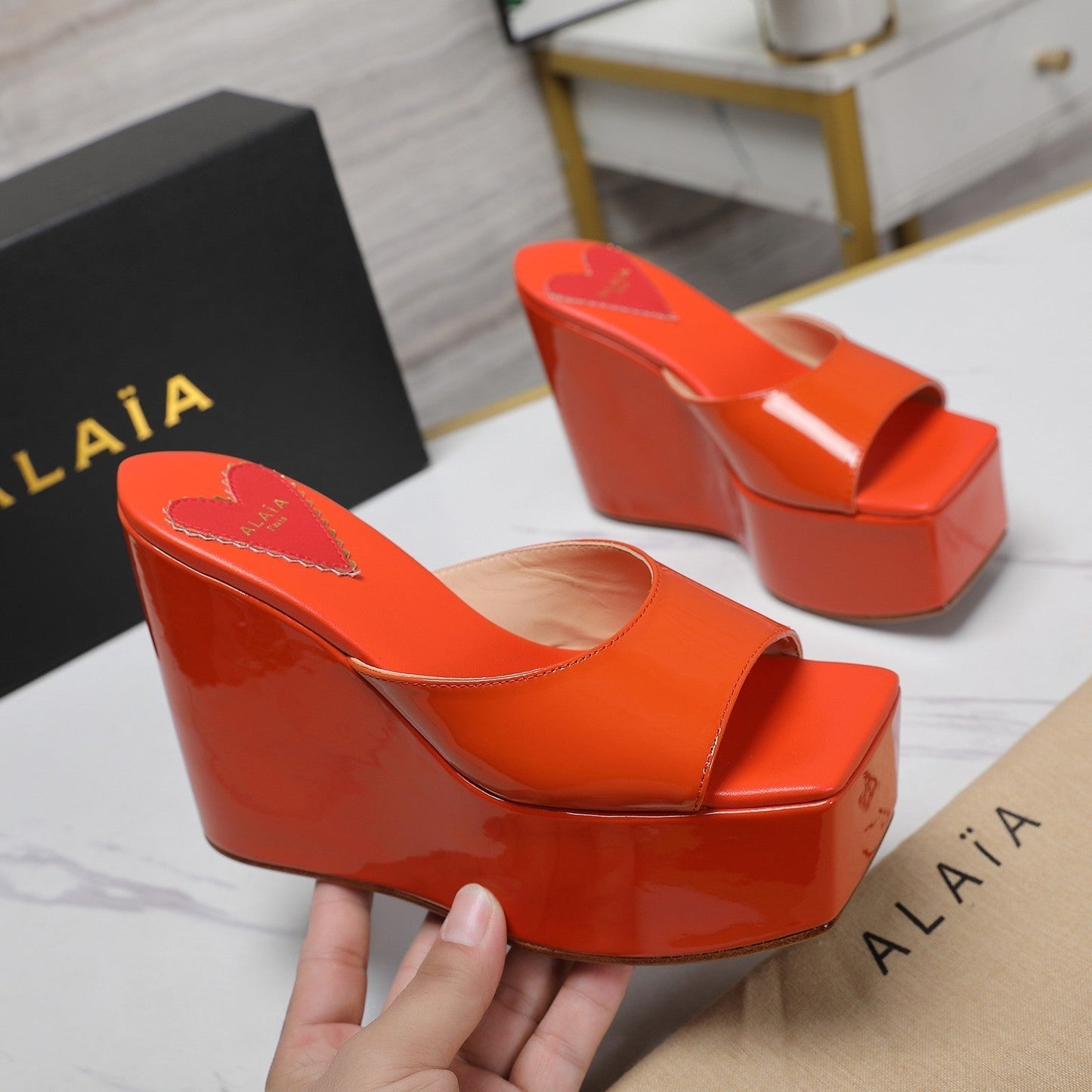 ALAIA PLATFORM WEDGE IN VIVID ORANGE LAMBSKIN WITH RED HEART - 35