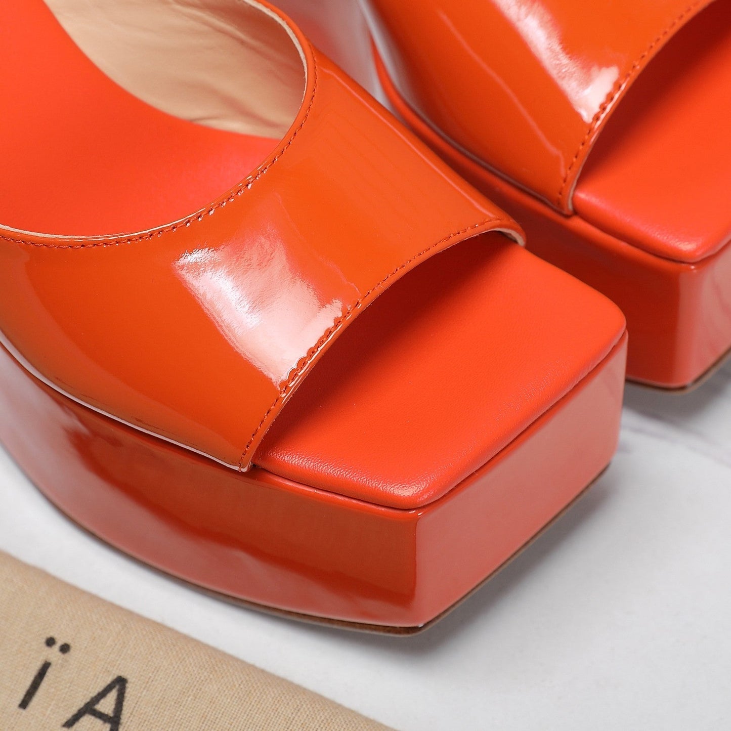 ALAIA PLATFORM WEDGE IN VIVID ORANGE LAMBSKIN WITH RED HEART - 35