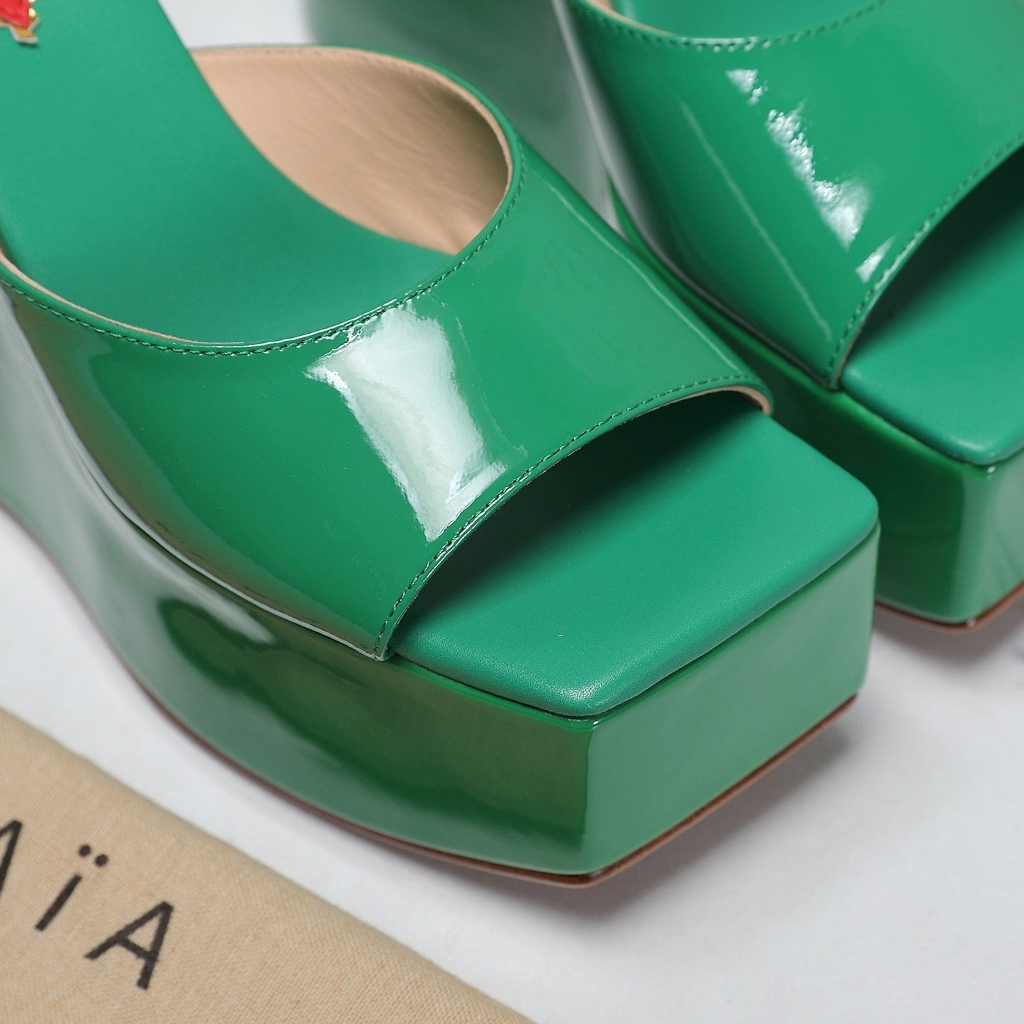ALAIA PLATFORM WEDGE IN COOL GREEN LAMBSKIN WITH RED HEART - 35