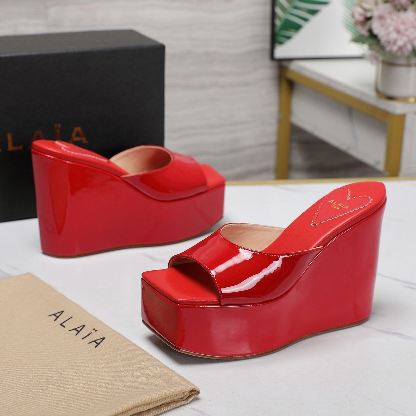 ALAIA PLATFORM WEDGE IN CHERRY RED LAMBSKIN WITH HEART EMBROIDERED - 35