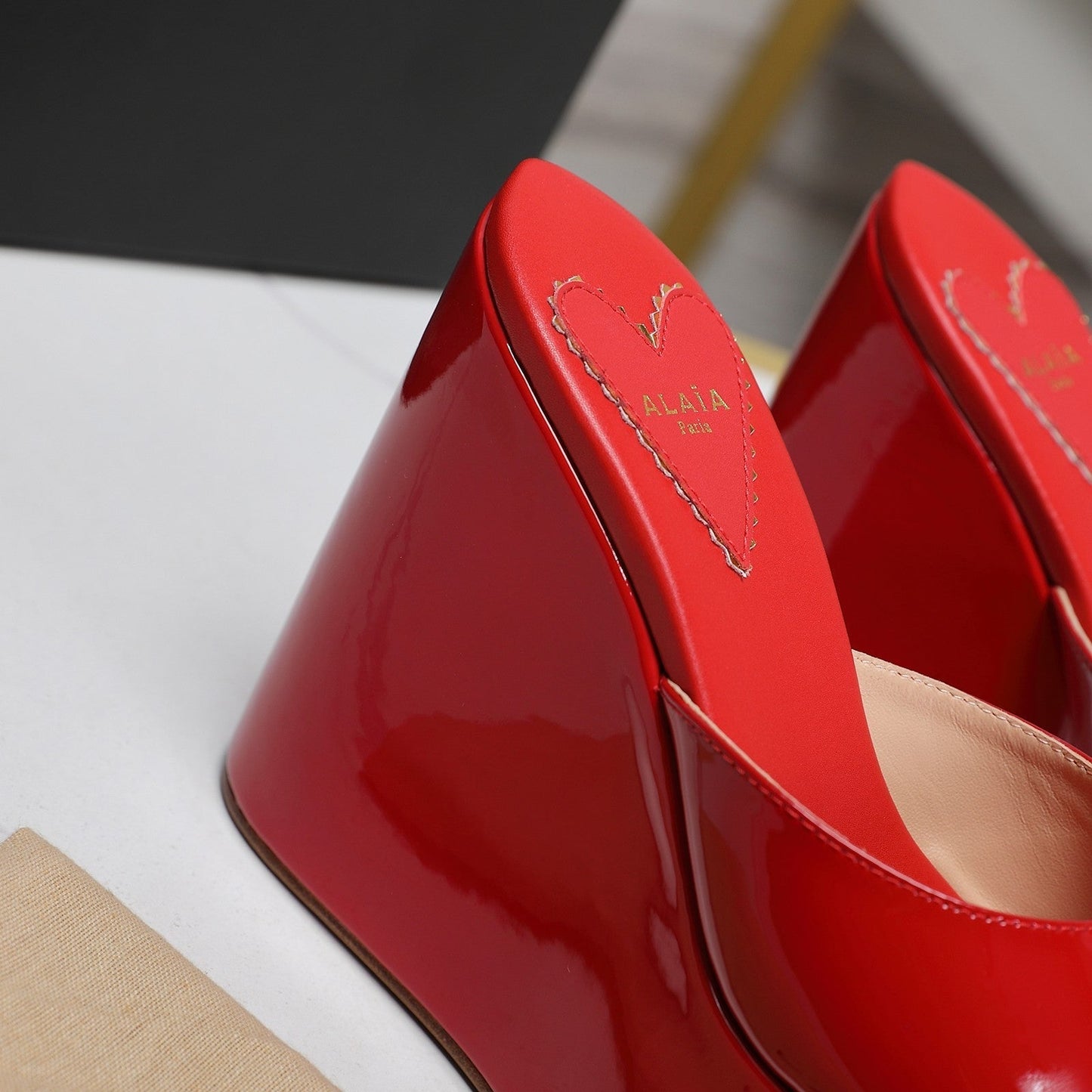 ALAIA PLATFORM WEDGE IN CHERRY RED LAMBSKIN WITH HEART EMBROIDERED - 35