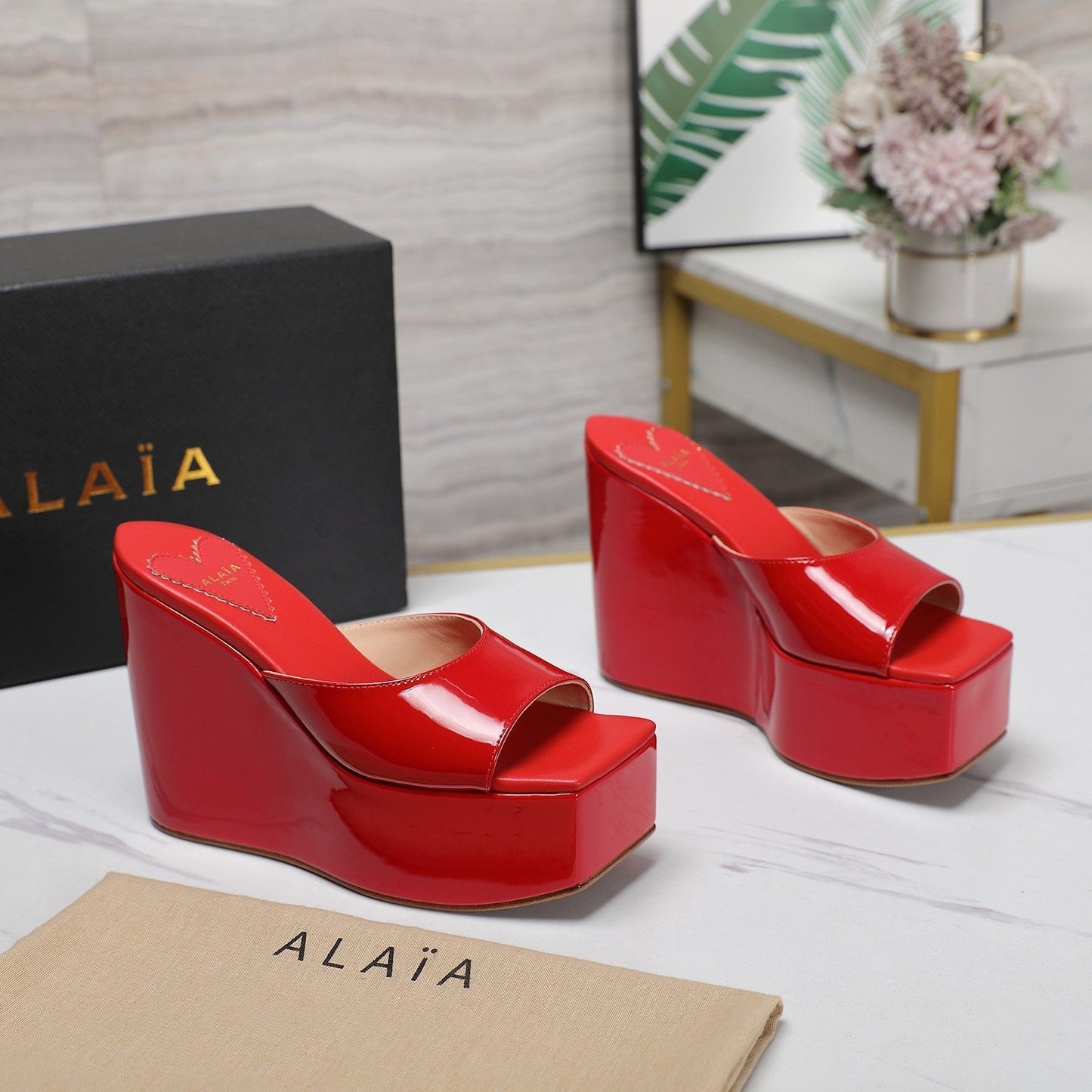 ALAIA PLATFORM WEDGE IN CHERRY RED LAMBSKIN WITH HEART EMBROIDERED - 35