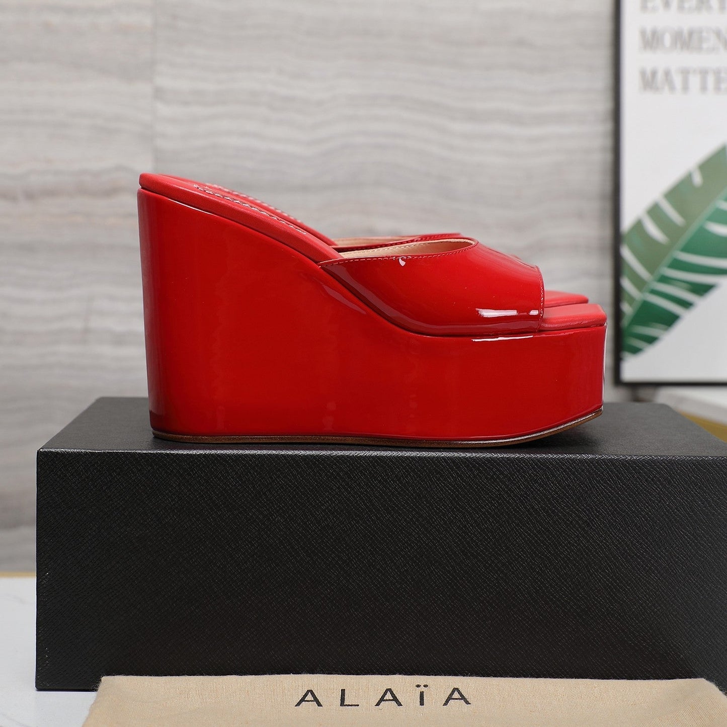 ALAIA PLATFORM WEDGE IN CHERRY RED LAMBSKIN WITH HEART EMBROIDERED - 35