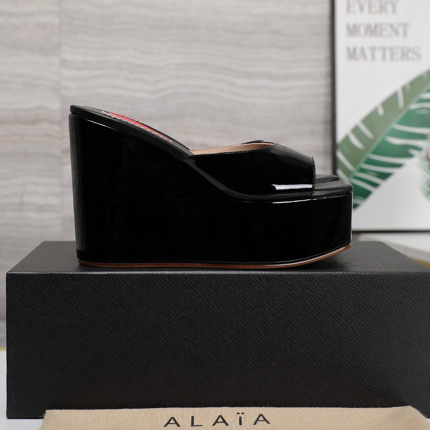 ALAIA PLATFORM WEDGE IN BLACK LAMBSKIN WITH RED HEART - 35