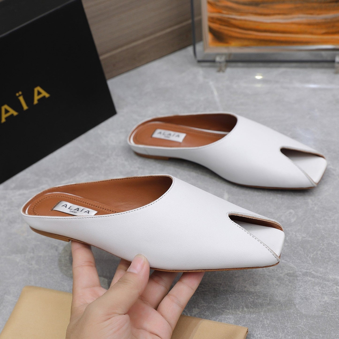 ALAIA FLAT MULE IN WHITE LAMBSKIN - 34
