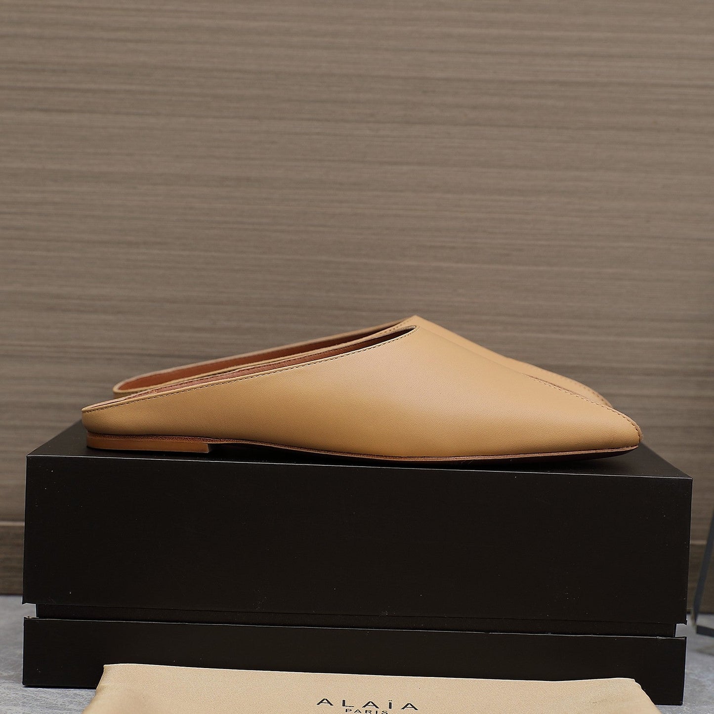 ALAIA FLAT MULE IN SEPIA TAN LAMBSKIN - 34