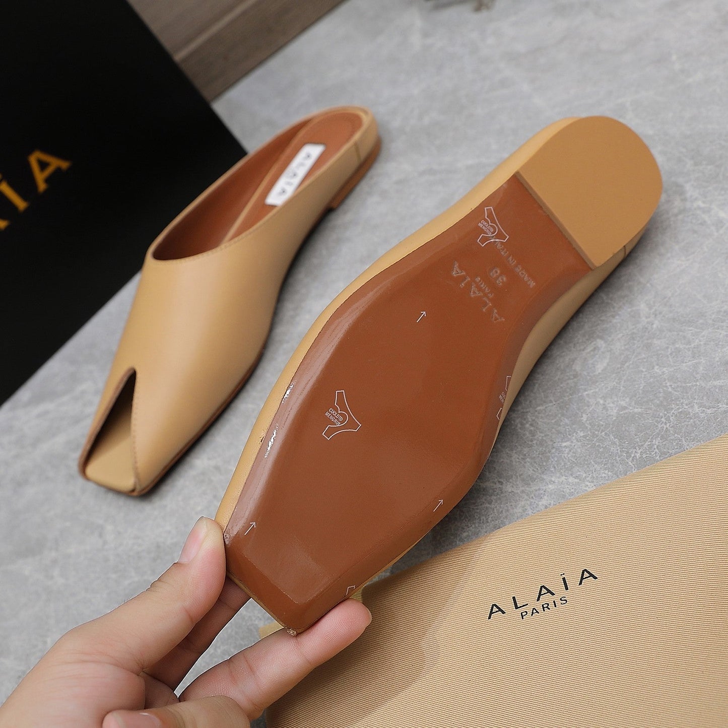 ALAIA FLAT MULE IN SEPIA TAN LAMBSKIN - 34