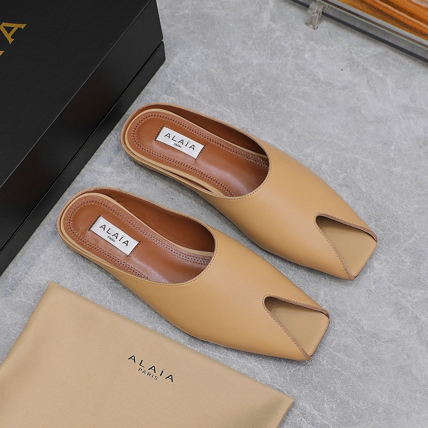 ALAIA FLAT MULE IN SEPIA TAN LAMBSKIN - 34