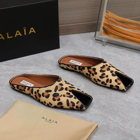 ALAIA FLAT MULE IN LEOPARD LAMBSKIN - 34