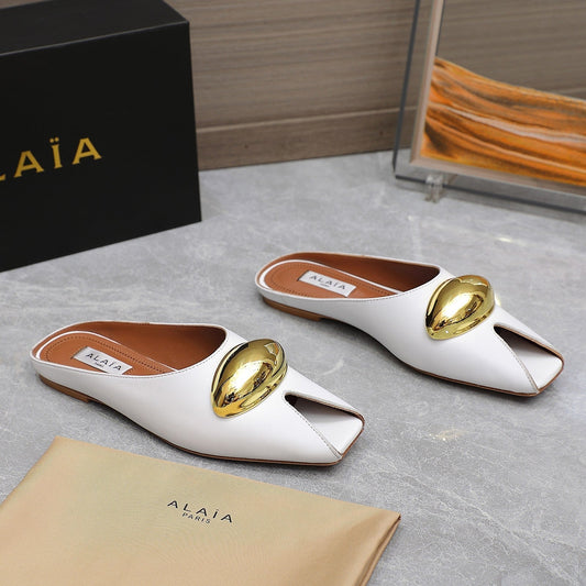 ALAIA FLAT MULE IN WHITE LAMBSKIN WITH GOLD HARDWARE - 34