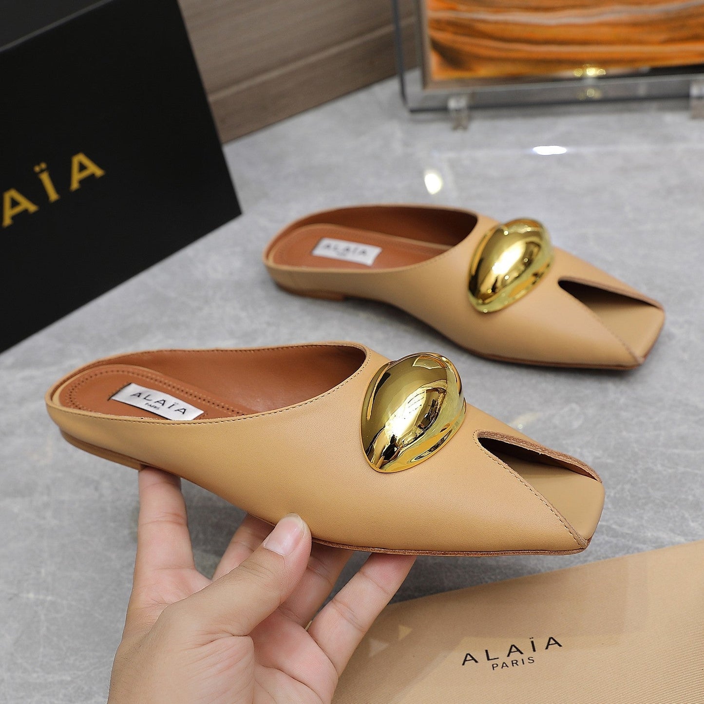 ALAIA FLAT MULE IN SEPIA TAN LAMBSKIN WITH GOLD HARDWARE - 34