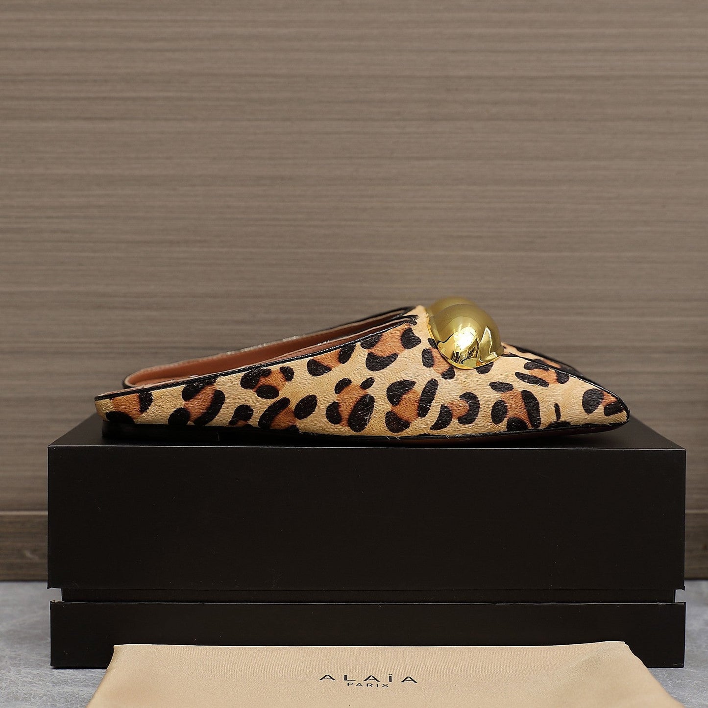 ALAIA FLAT MULE IN LEOPARD LAMBSKIN WITH GOLD HARDWARE - 34
