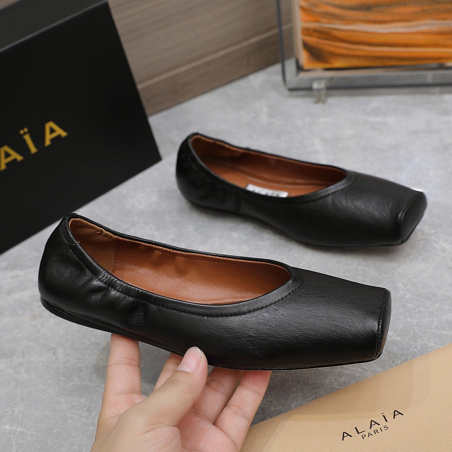 ALAIA BALLET FLATS IN BLACK SMOOTH CALFSKIN - 35