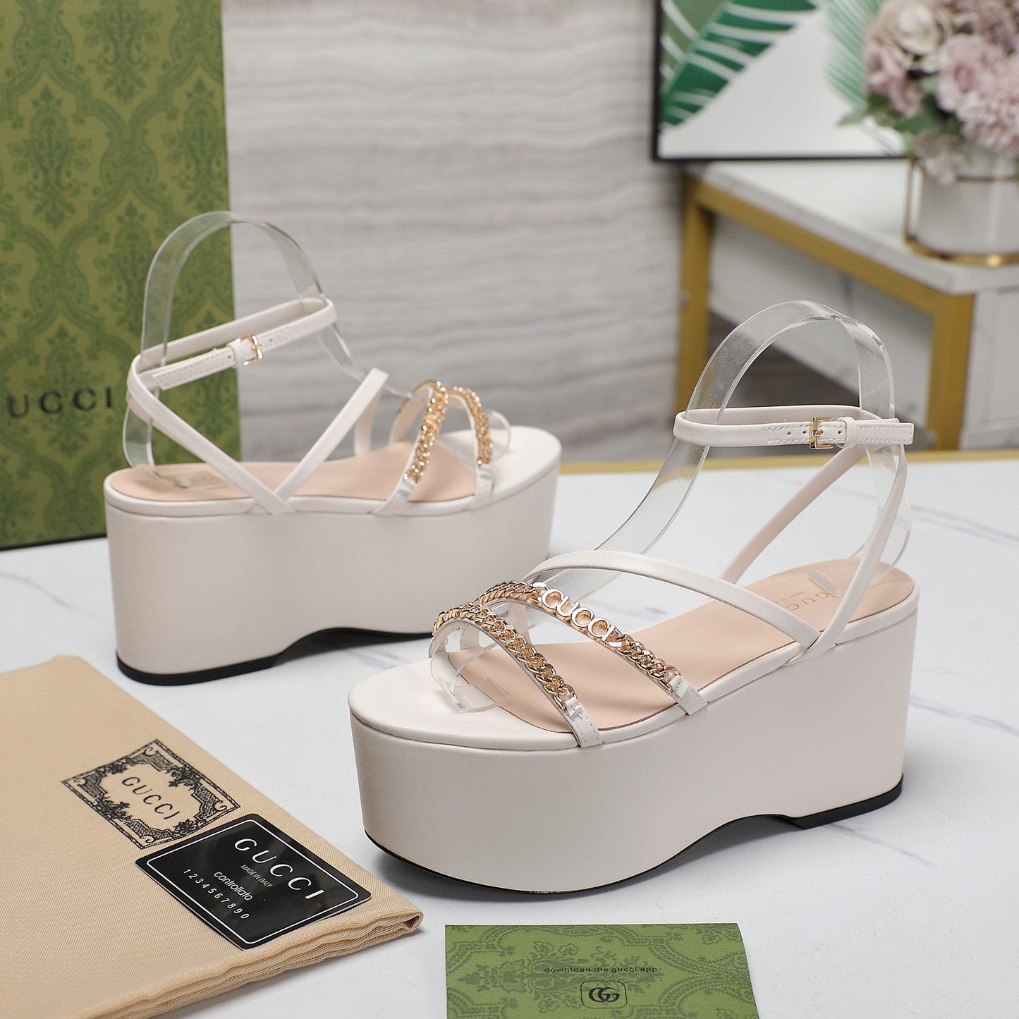 WEDGE PLATFORM IN WHITE SHEEPSKIN - 35