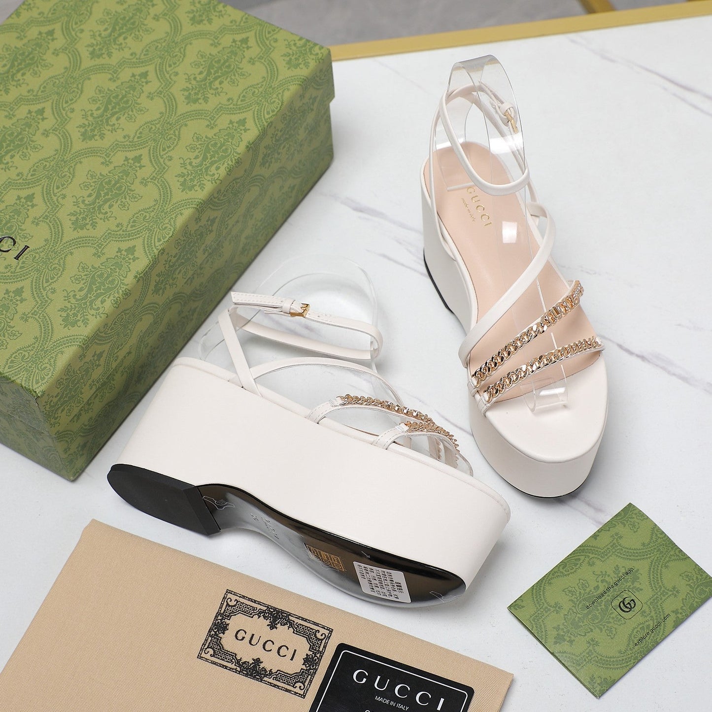 WEDGE PLATFORM IN WHITE SHEEPSKIN - 35