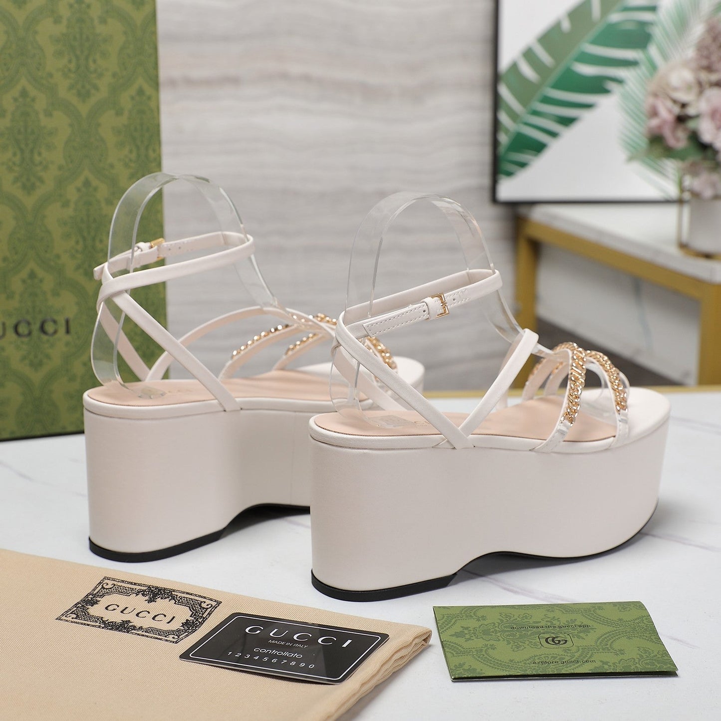 WEDGE PLATFORM IN WHITE SHEEPSKIN - 35