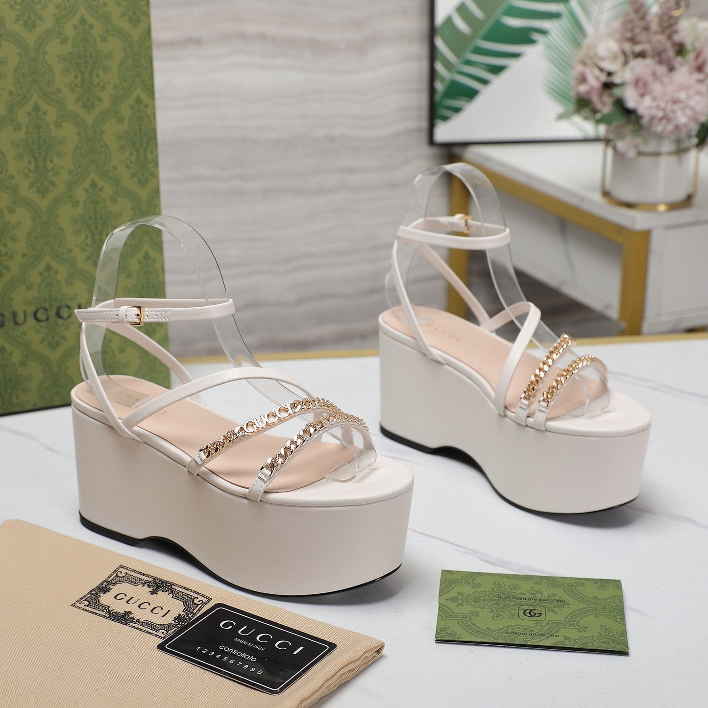 WEDGE PLATFORM IN WHITE SHEEPSKIN - 35