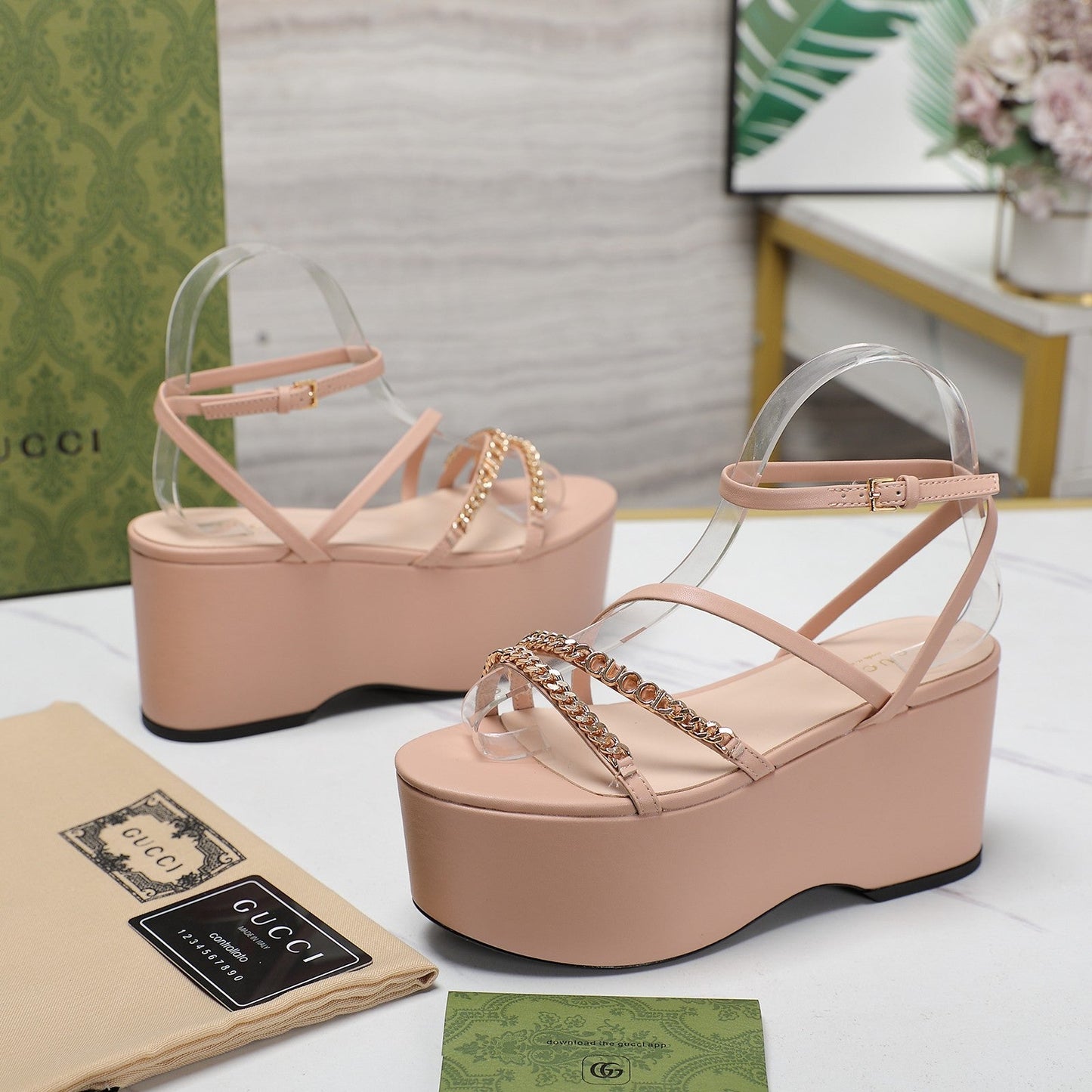 WEDGE PLATFORM IN LIGHT PINK SHEEPSKIN - 35