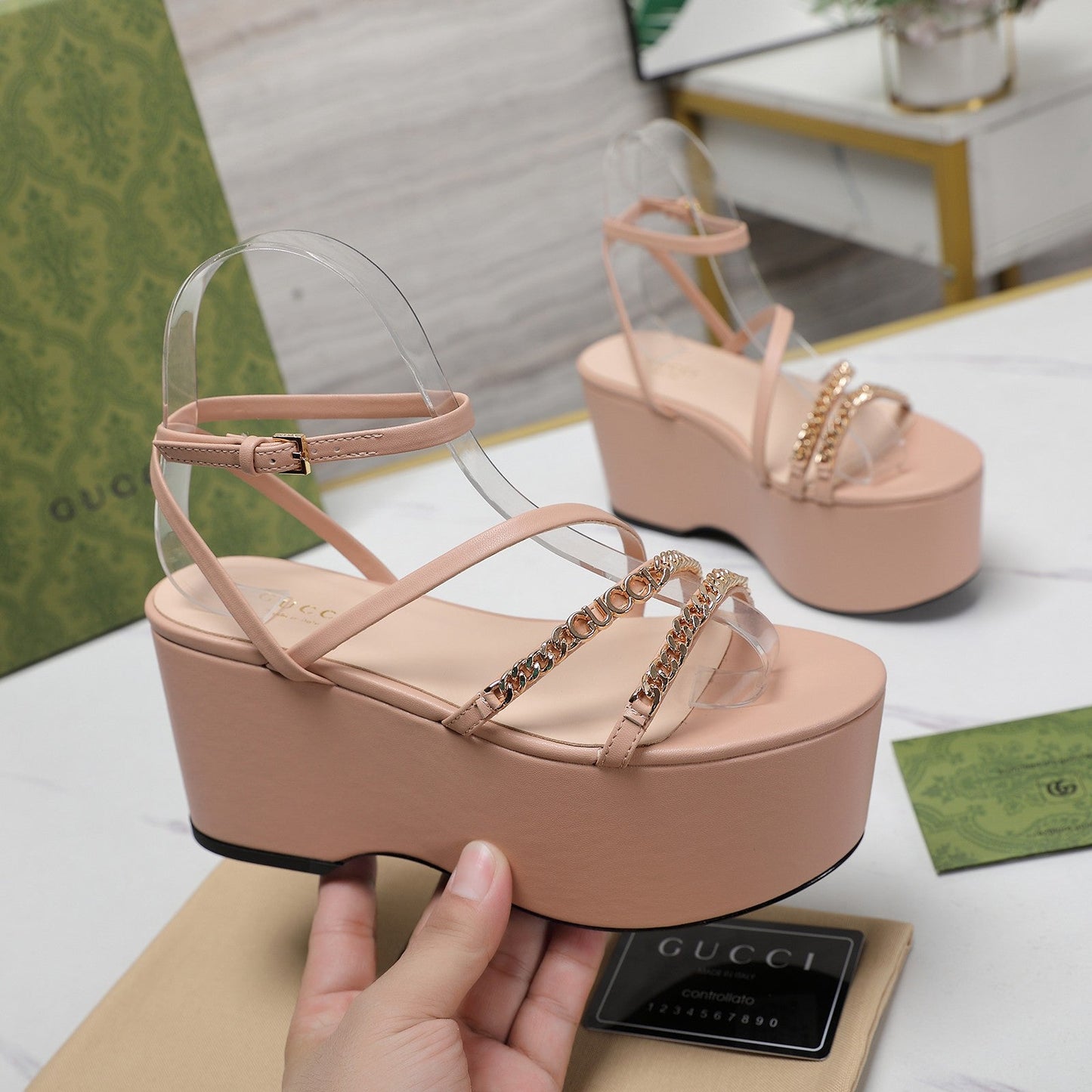 WEDGE PLATFORM IN LIGHT PINK SHEEPSKIN - 35