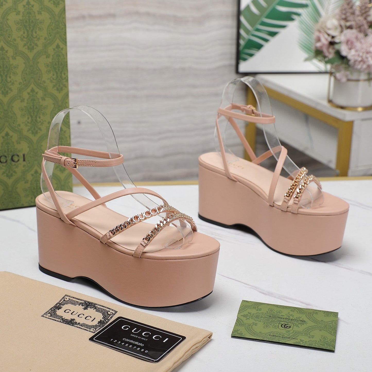 WEDGE PLATFORM IN LIGHT PINK SHEEPSKIN - 35