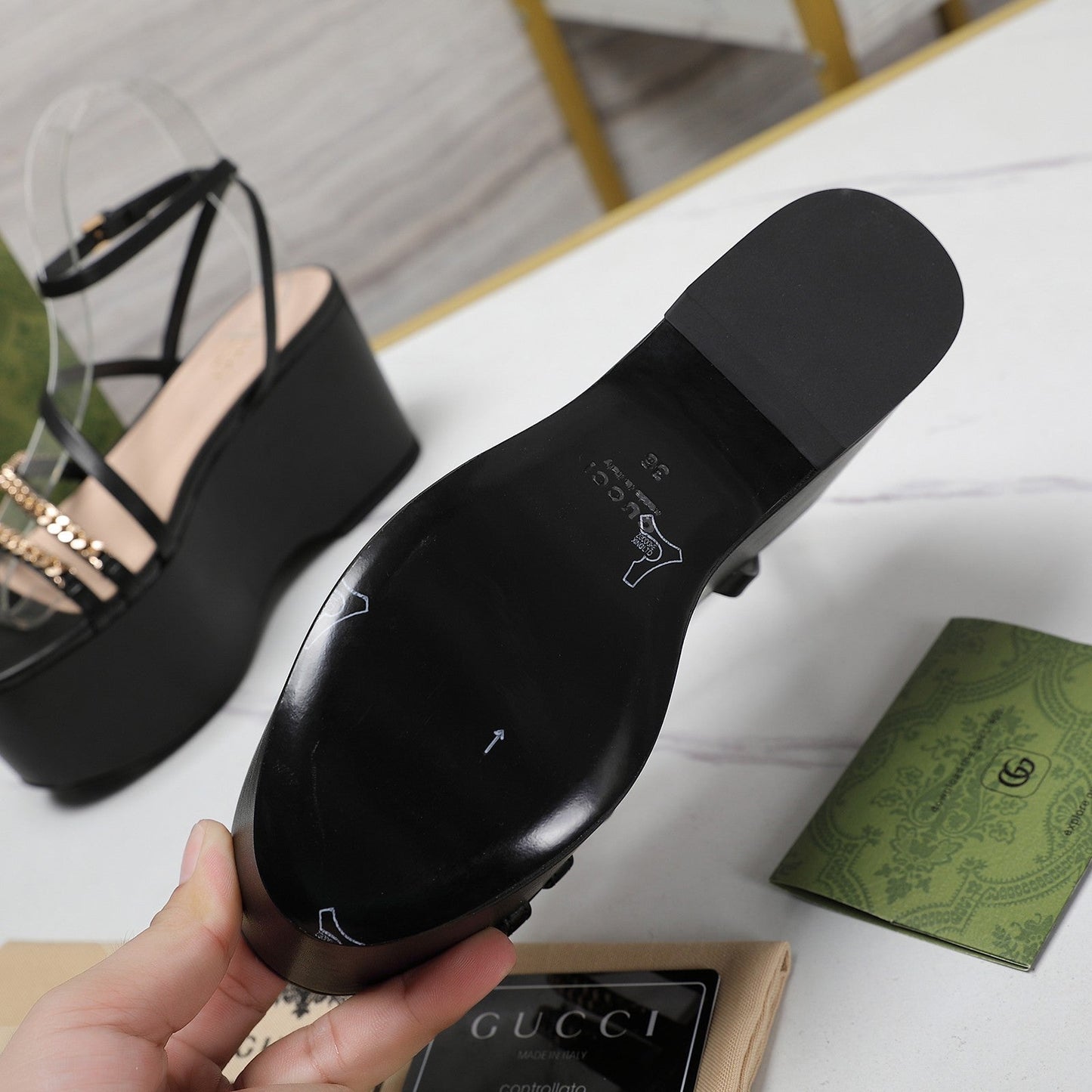WEDGE PLATFORM IN BLACK SHEEPSKIN - 35