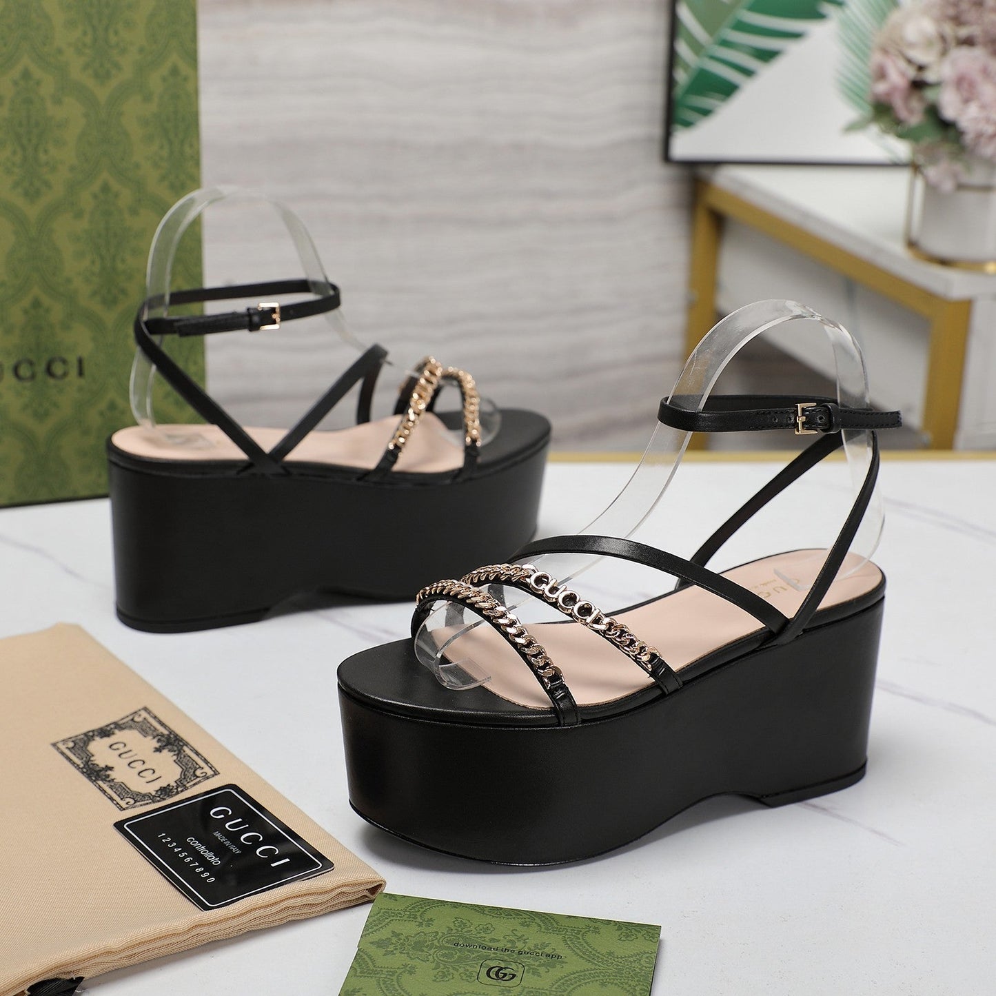 WEDGE PLATFORM IN BLACK SHEEPSKIN - 35