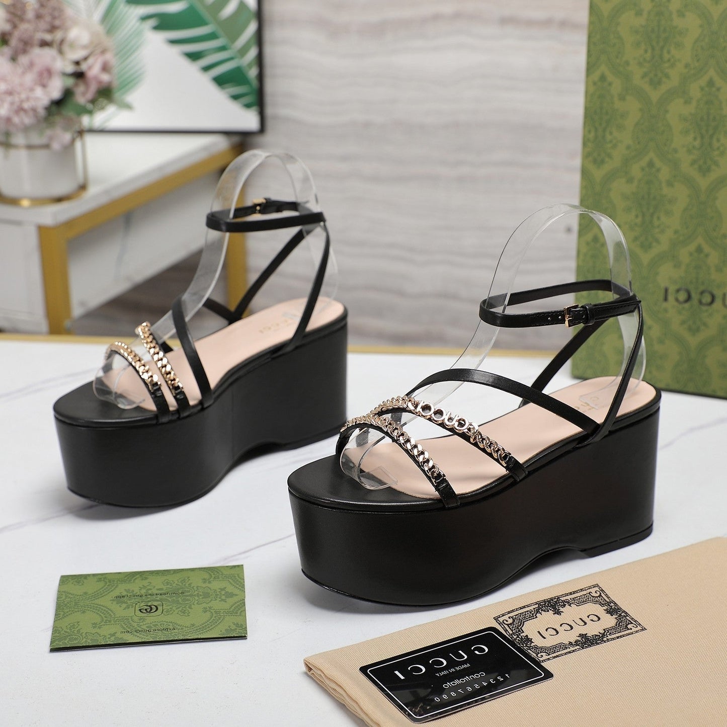 WEDGE PLATFORM IN BLACK SHEEPSKIN - 35