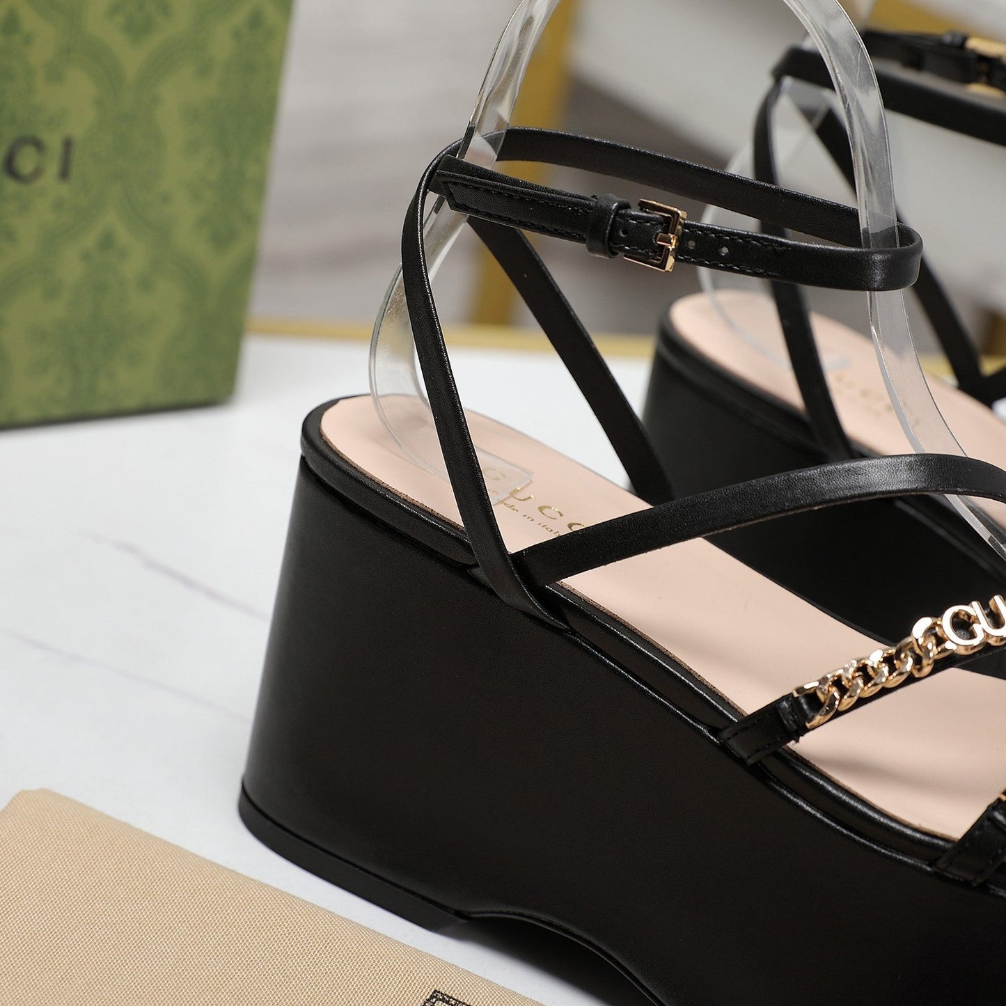 WEDGE PLATFORM IN BLACK SHEEPSKIN - 35