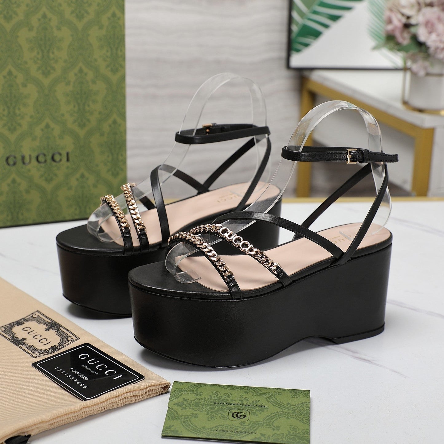 WEDGE PLATFORM IN BLACK SHEEPSKIN - 35