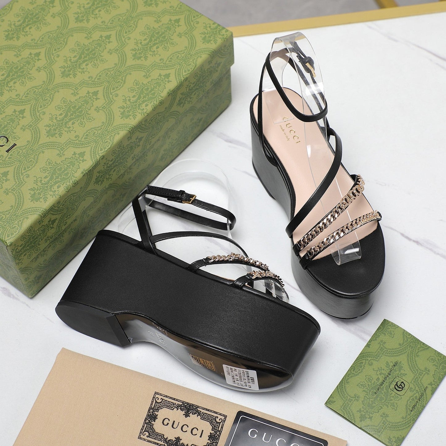 WEDGE PLATFORM IN BLACK SHEEPSKIN - 35