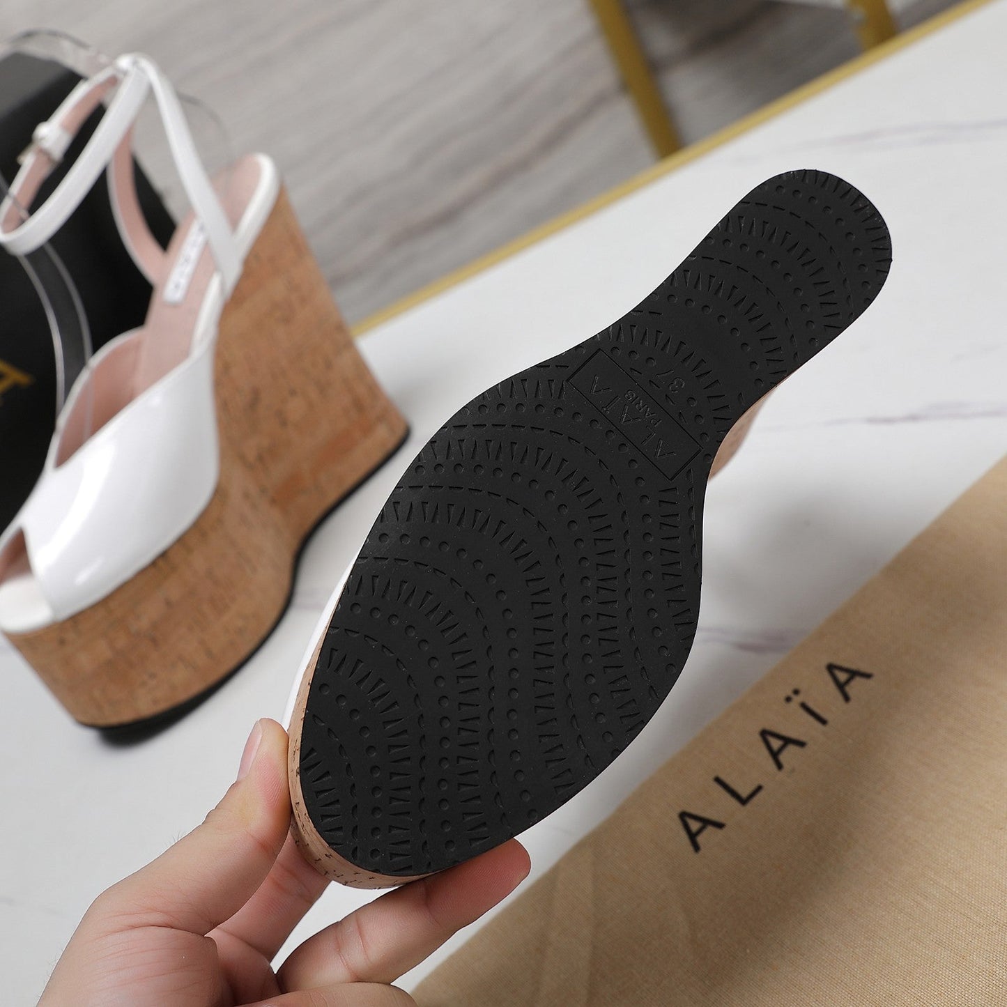 ALAIA WEDGE SANDAL IN WHITE GLOSSY CALFSKIN AND BEIGE RUBBER - 35