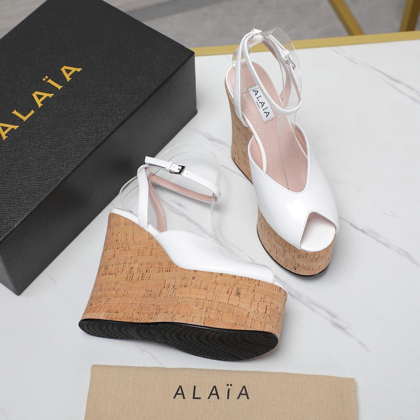 ALAIA WEDGE SANDAL IN WHITE GLOSSY CALFSKIN AND BEIGE RUBBER - 35